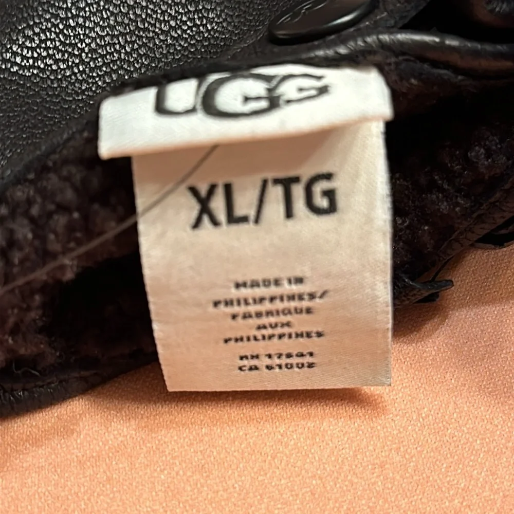 New UGG Leather/faux fur lining gloves. Size XL. Black.